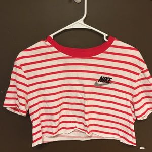 Cropped,Striped Nike Tee